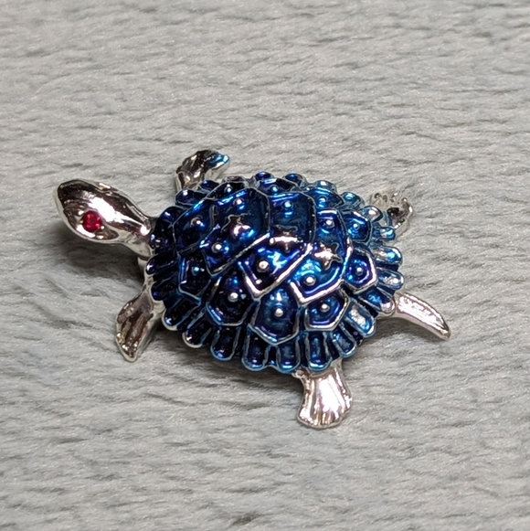 Vintage 1980's Blue Enamel and Silvertone Turtle Brooche - Picture 2 of 5